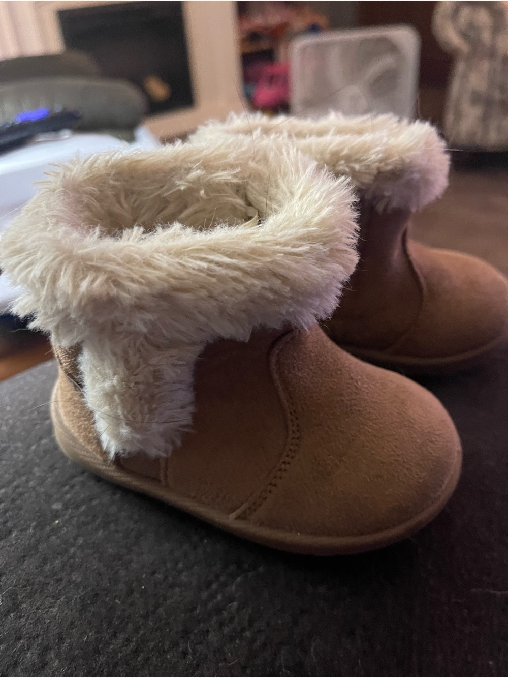 Wonder Nation Kids Cozy Faux-Fur Winter Boots - Tan size 4